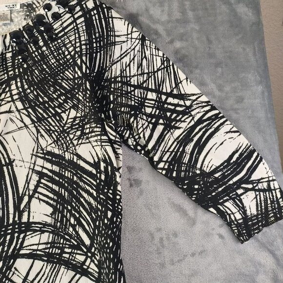 WD.NY Woman Abstract Top 1X Button‎ Details & Embellishments Black White Moody - Picture 2 of 10